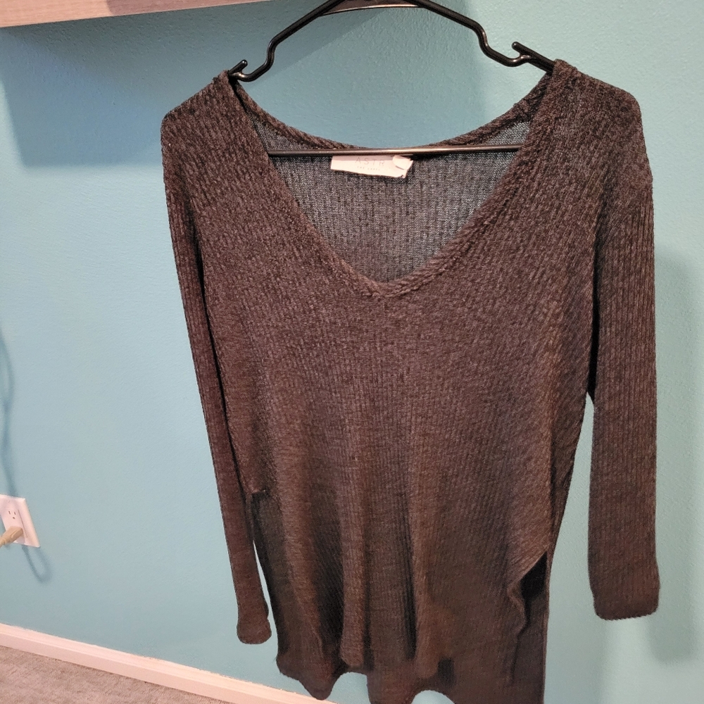 CUTE thin sweater with high slits on sides